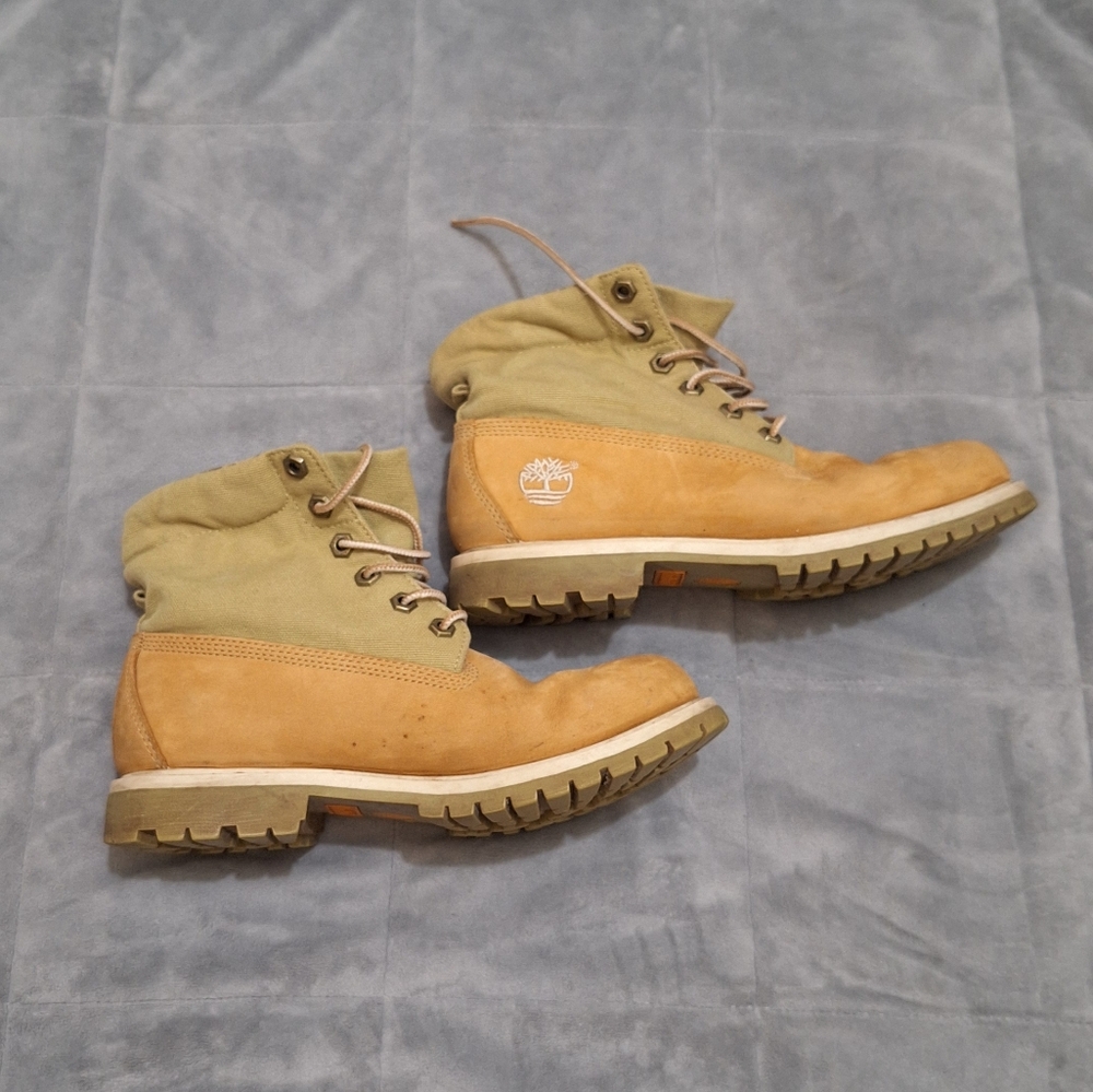 Timberland Boots - Picture 5 of 9
